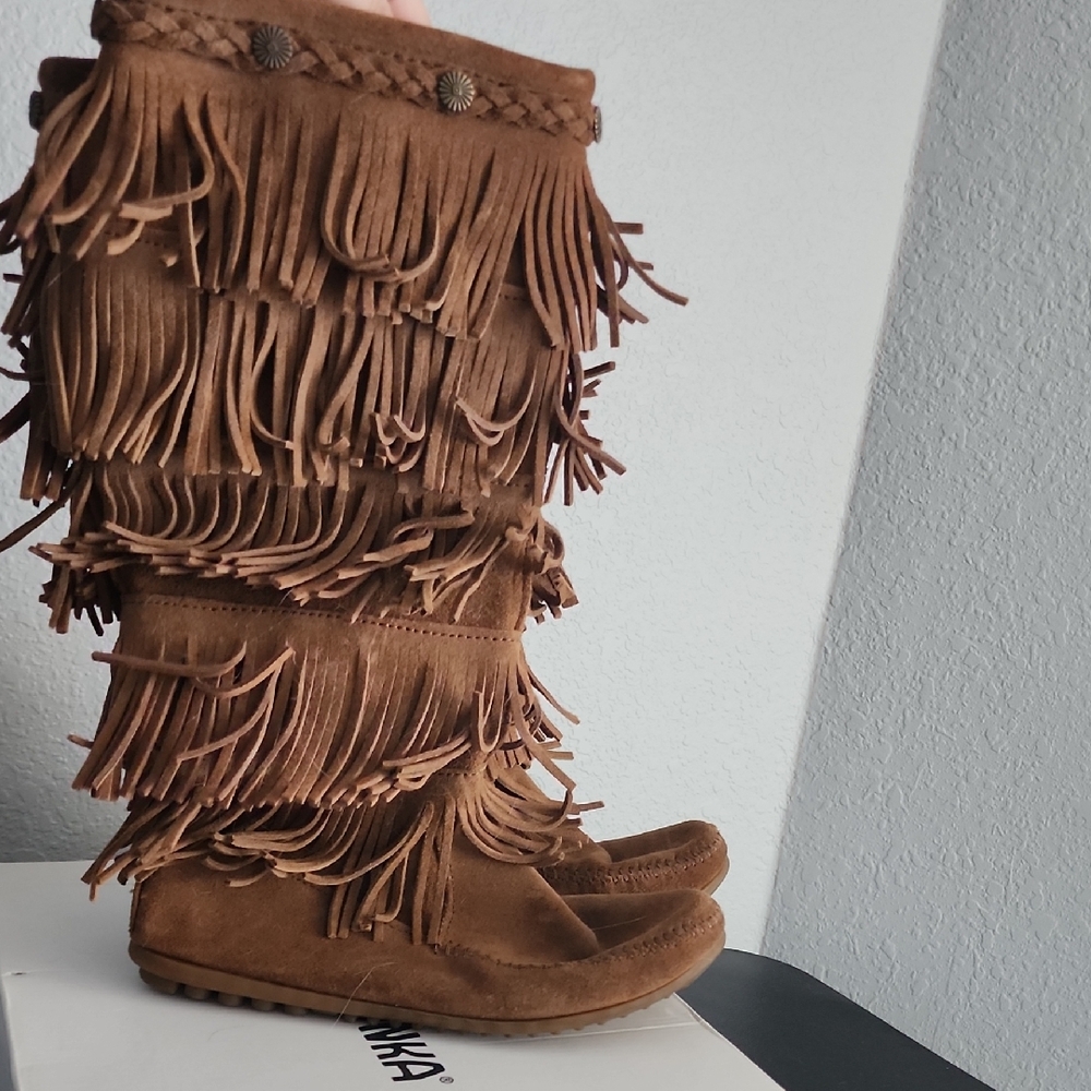 Minnetonka 5 Layer Fringe Suede Boots - Dusty Brown - Sz 8